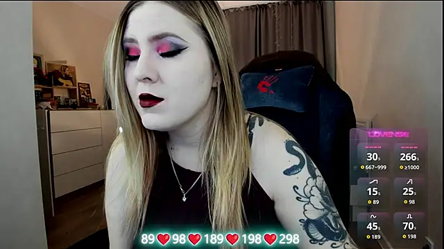 Olivia Munk online show from 12-03-25, 05:04