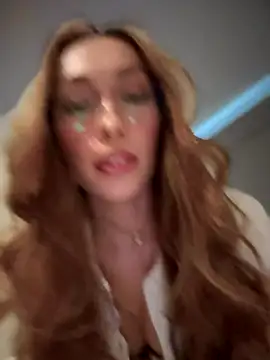 Snapshot of MichelleFerry_ chatting on 09-13-25, 12:21 MichelleFerry online show from 09-13-25, 12:21