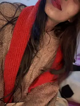 Snapshot of PARI_Hun chatting on 12-17-24, 01:27 PARI Hun online show from 12-17-24, 01:27