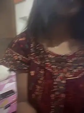 Snapshot of PARI_Hun chatting on 11-01-25, 04:09 PARI Hun online show from 11-01-25, 04:09