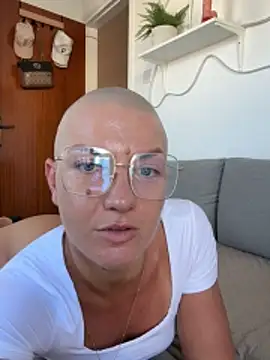 PaulinaSchubert1 online show from 10-27-25, 01:15