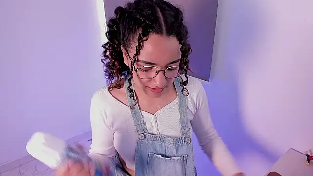 DAHLIA BROWNIE online show from 03-14-25, 07:55