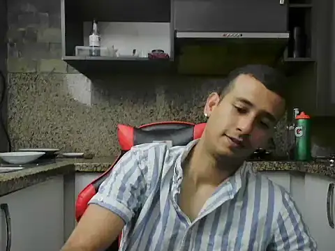 Snapshot of talktome4 chatting on 08-05-26, 12:57 talktome4 online show from 08-05-26, 12:57