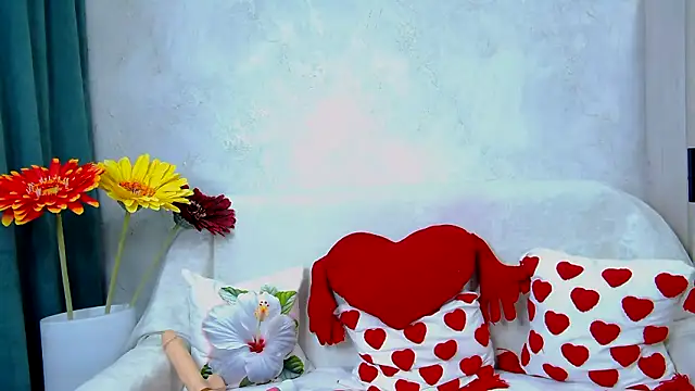 Snapshot of Darina_Monclie chatting on 04-25-26, 04:15 Darina Monclie online show from 04-25-26, 04:15