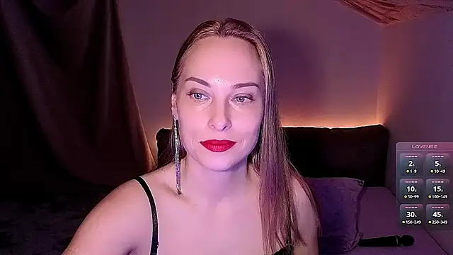 Snapshot of AdeleLady chatting on 01-13-25, 08:04 AdeleLady online show from 01-13-25, 08:04