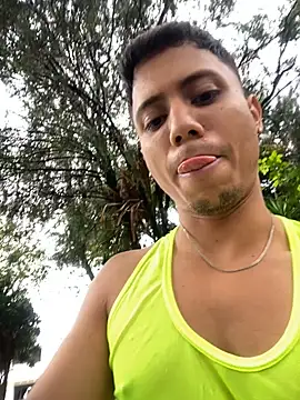 Snapshot of xTommy_Steigerx chatting on 09-20-25, 01:34 xTommy Steigerx online show from 09-20-25, 01:34