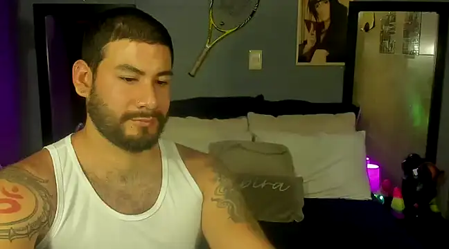 Snapshot of Prometeo-grizzly chatting on 12-22-24, 02:17 Prometeo-grizzly online show from 12-22-24, 02:17