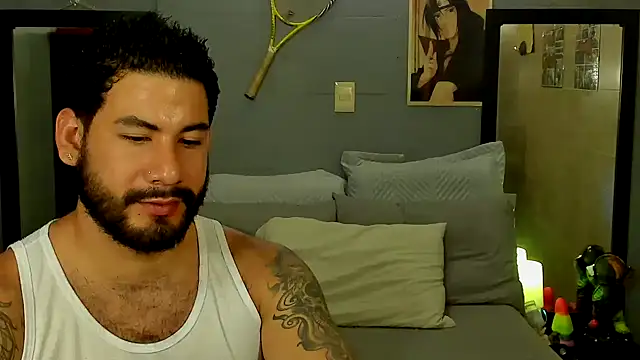 Snapshot of Prometeo-grizzly chatting on 01-28-25, 02:43 Prometeo-grizzly online show from 01-28-25, 02:43