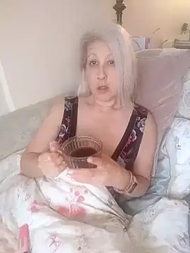 Snapshot of MaggieMoonxxx chatting on 12-16-24, 08:41 MaggieMoonxxx online show from 12-16-24, 08:41