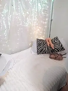 Snapshot of MaggieMoonxxx chatting on 03-16-25, 05:07 MaggieMoonxxx online show from 03-16-25, 05:07