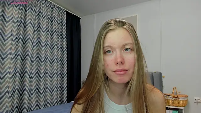 Snapshot of Peggy_Beauty chatting on 02-08-25, 06:55 Peggy Beauty online show from 02-08-25, 06:55