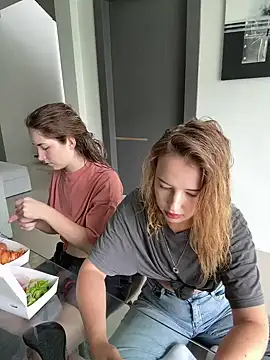 Nura n Sarah online show from 01-28-25, 05:11