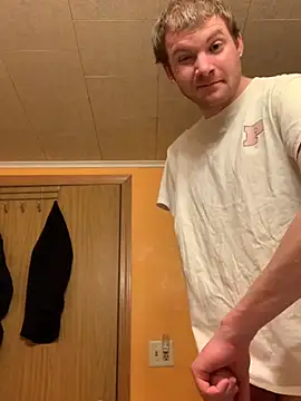 Snapshot of slutboy42000 chatting on 01-02-25, 03:58 slutboy42000 online show from 01-02-25, 03:58