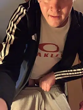 Snapshot of slutboy42000 chatting on 02-07-26, 09:40 slutboy42000 online show from 02-07-26, 09:40