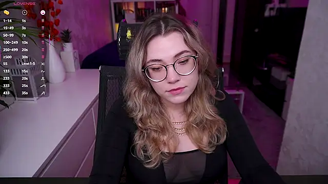 Snapshot of RemyCute chatting on 11-13-25, 05:34 RemyCute online show from 11-13-25, 05:34