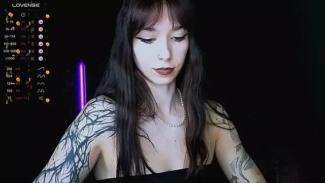 Snapshot of JillVerdon chatting on 05-16-26, 07:12 JillVerdon online show from 05-16-26, 07:12