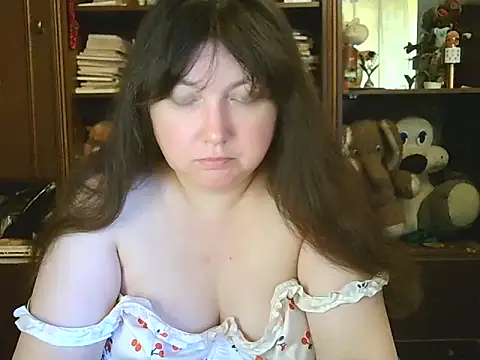 Snapshot of CarrieQPeach chatting on 05-18-26, 12:00 CarrieQPeach online show from 05-18-26, 12:00