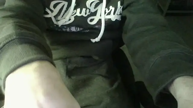 Snapshot of FranciCazzone chatting on 01-08-25, 07:34 FranciCazzone online show from 01-08-25, 07:34