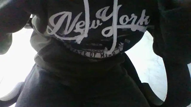 Snapshot of FranciCazzone chatting on 02-17-25, 03:09 FranciCazzone online show from 02-17-25, 03:09