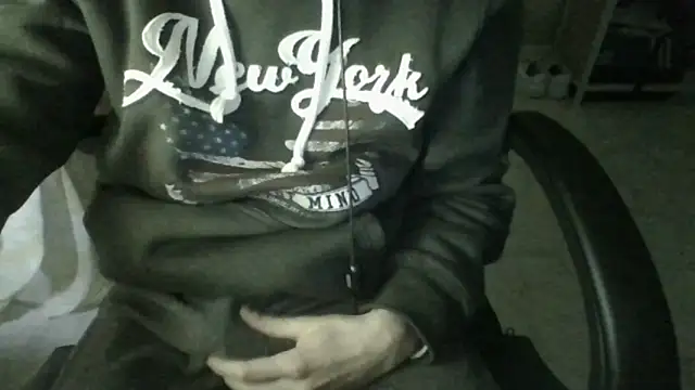 Snapshot of FranciCazzone chatting on 03-04-25, 01:12 FranciCazzone online show from 03-04-25, 01:12