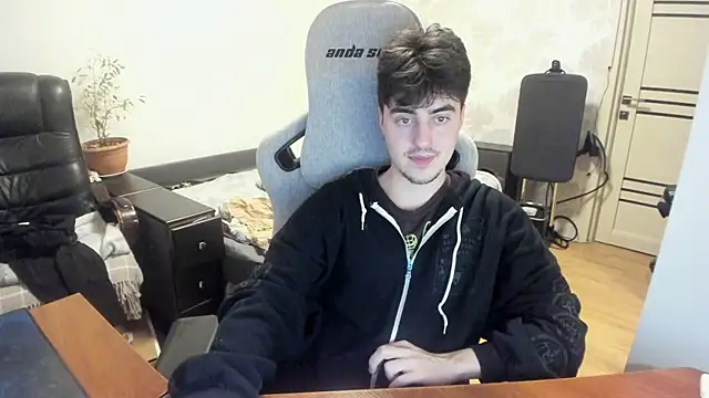 Snapshot of Knuckles17 chatting on 11-28-25, 01:08 Knuckles17 online show from 11-28-25, 01:08