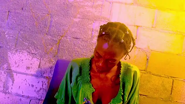 Snapshot of nzanizy chatting on 01-26-25, 11:28 nzanizy online show from 01-26-25, 11:28