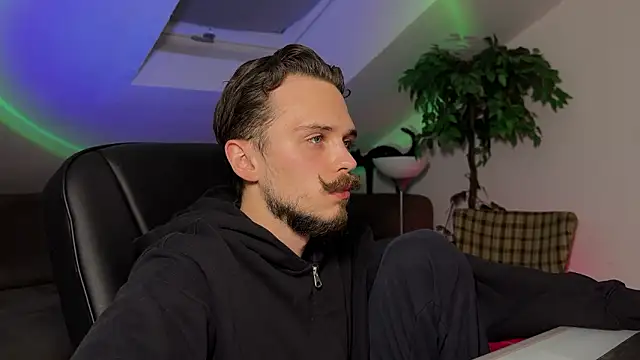 naked psy online show from 03-30-26, 08:21