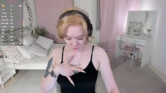 cyber whore  online show from 04-15-26, 07:37