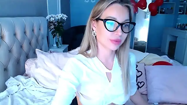 Snapshot of MissSiona chatting on 02-17-25, 06:53 MissSiona online show from 02-17-25, 06:53