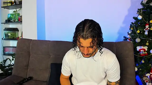 Snapshot of Twisted_Fantasy chatting on 12-15-24, 09:09 Twisted Fantasy online show from 12-15-24, 09:09