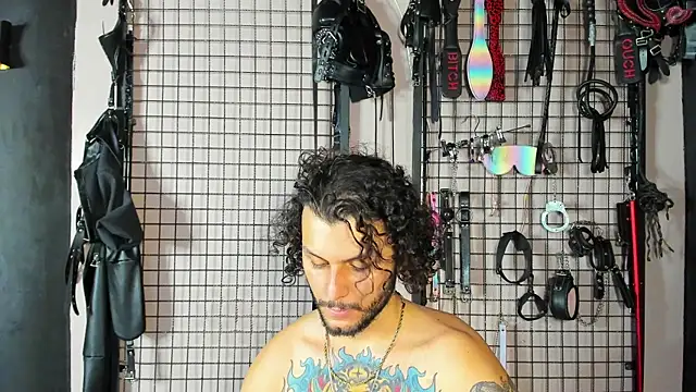 Snapshot of Twisted_Fantasy chatting on 02-07-25, 03:19 Twisted Fantasy online show from 02-07-25, 03:19