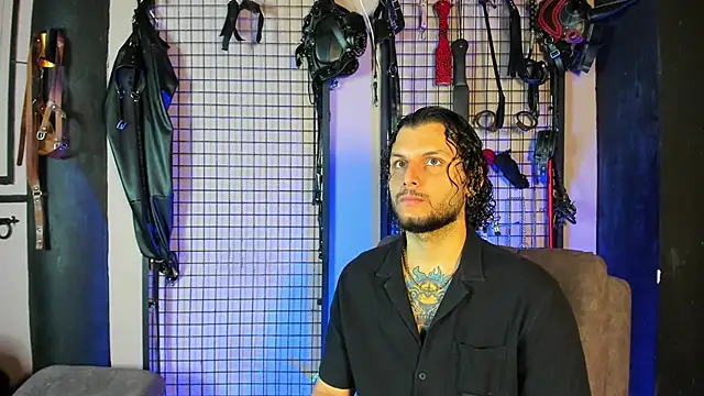 Snapshot of Twisted_Fantasy chatting on 03-06-25, 12:19 Twisted Fantasy online show from 03-06-25, 12:19