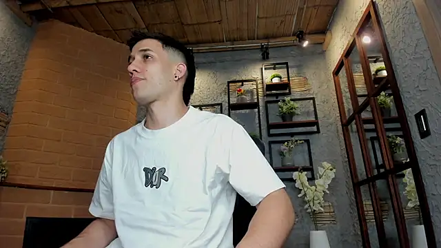 Snapshot of alexgiraldo_ chatting on 01-24-25, 11:26 alexgiraldo online show from 01-24-25, 11:26