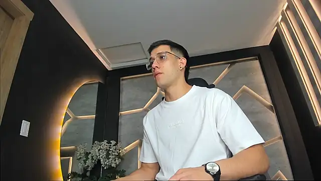 Snapshot of alexgiraldo_ chatting on 01-28-25, 11:17 alexgiraldo online show from 01-28-25, 11:17