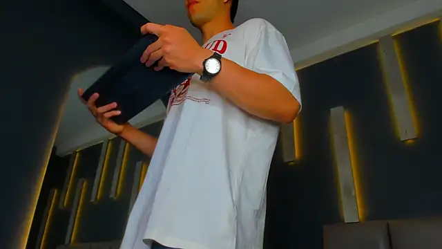 Snapshot of alexgiraldo_ chatting on 02-03-25, 11:09 alexgiraldo online show from 02-03-25, 11:09