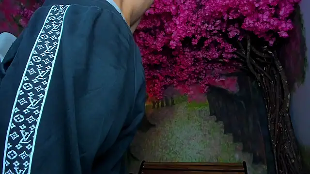 Snapshot of alexgiraldo_ chatting on 02-14-25, 08:48 alexgiraldo online show from 02-14-25, 08:48