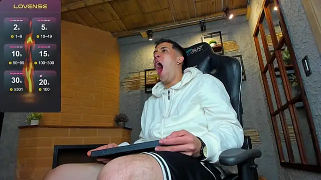 Snapshot of alexgiraldo_ chatting on 02-18-25, 02:38 alexgiraldo online show from 02-18-25, 02:38