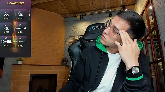 Snapshot of alexgiraldo_ chatting on 02-22-25, 05:24 alexgiraldo online show from 02-22-25, 05:24