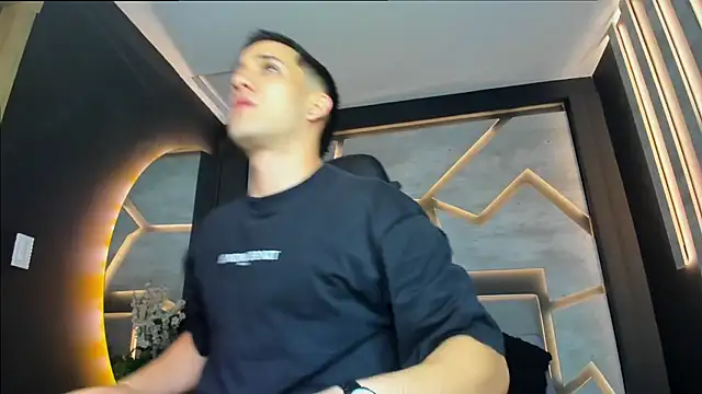 Snapshot of alexgiraldo_ chatting on 02-26-25, 11:20 alexgiraldo online show from 02-26-25, 11:20