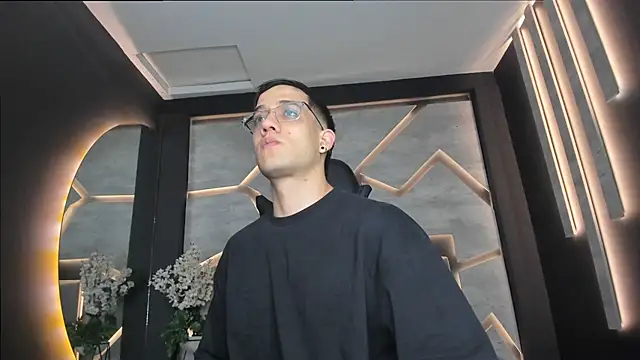 Snapshot of alexgiraldo_ chatting on 02-27-25, 11:20 alexgiraldo online show from 02-27-25, 11:20