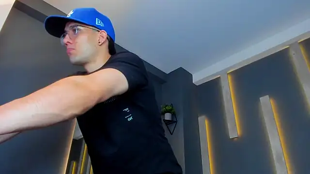 Snapshot of alexgiraldo_ chatting on 03-03-25, 11:22 alexgiraldo online show from 03-03-25, 11:22