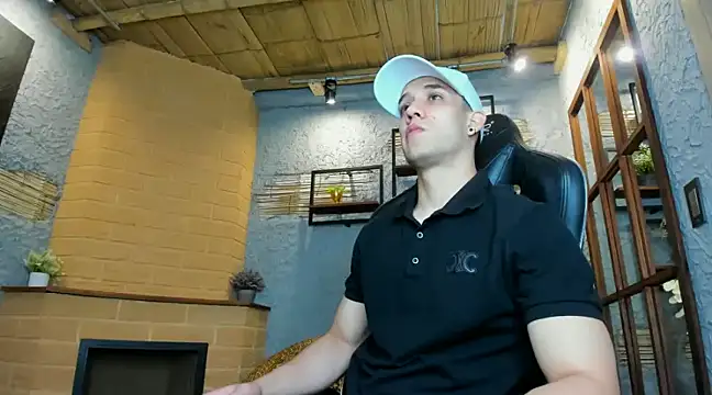 Snapshot of alexgiraldo_ chatting on 03-07-25, 11:18 alexgiraldo online show from 03-07-25, 11:18