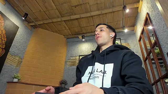 Snapshot of alexgiraldo_ chatting on 03-07-25, 02:56 alexgiraldo online show from 03-07-25, 02:56