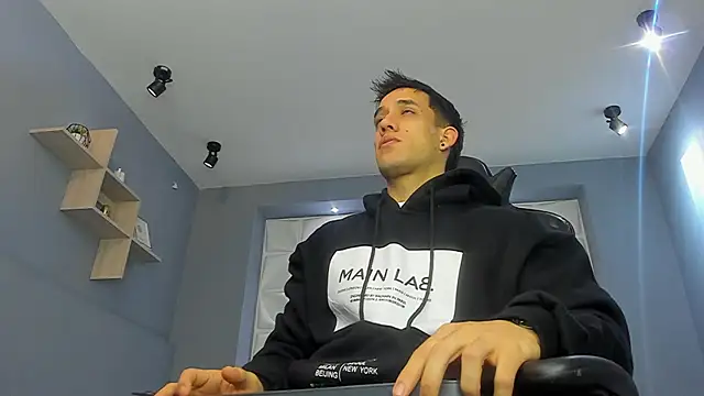 Snapshot of alexgiraldo_ chatting on 03-12-25, 11:20 alexgiraldo online show from 03-12-25, 11:20