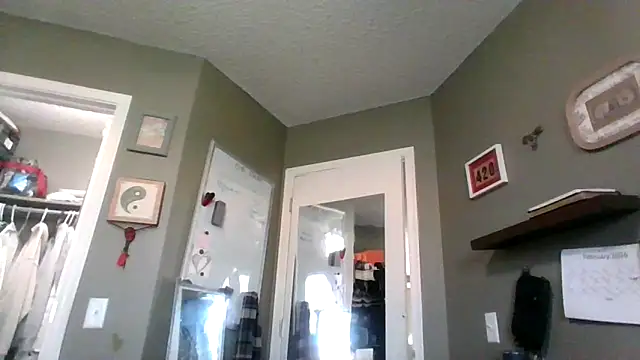 Snapshot of Edgeof26 chatting on 02-20-26, 11:05 Edgeof26 online show from 02-20-26, 11:05