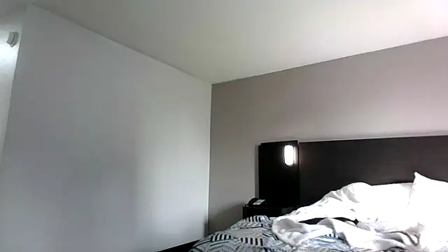 Snapshot of Edgeof26 chatting on 03-09-26, 03:16 Edgeof26 online show from 03-09-26, 03:16