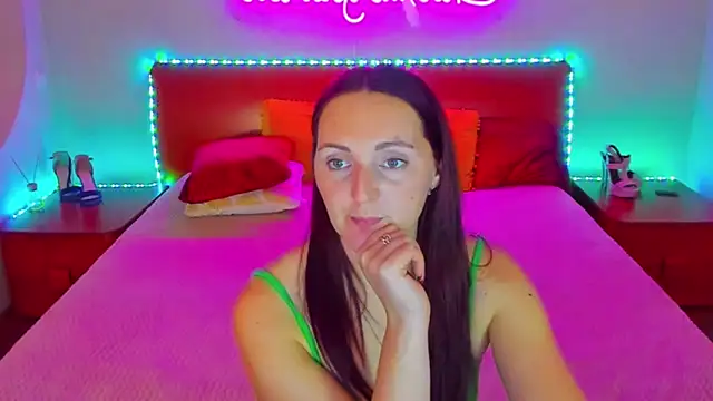 Snapshot of MagicEyess chatting on 12-13-24, 02:16 MagicEyess online show from 12-13-24, 02:16