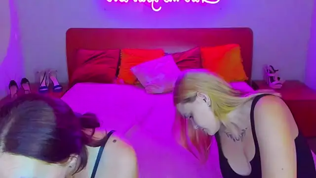 Snapshot of MagicEyess chatting on 12-15-24, 02:05 MagicEyess online show from 12-15-24, 02:05
