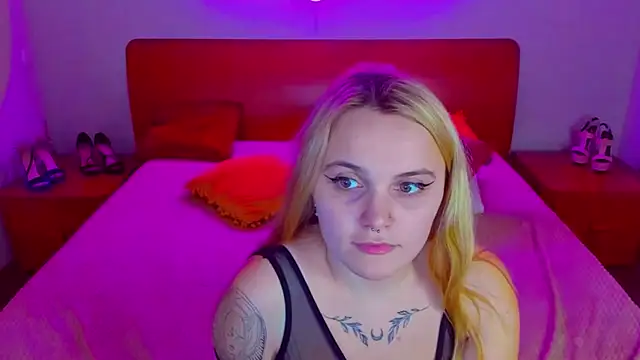 Snapshot of MagicEyess chatting on 12-27-24, 10:55 MagicEyess online show from 12-27-24, 10:55