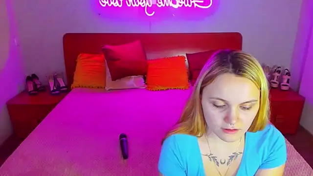 Snapshot of MagicEyess chatting on 01-22-25, 10:18 MagicEyess online show from 01-22-25, 10:18